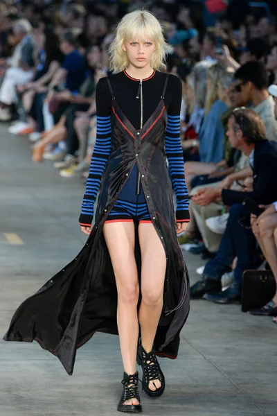 Look 50
